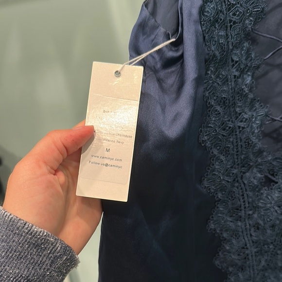 NWT Elegant navy Lace top - Picture 5 of 6